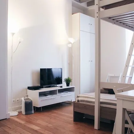 Parisian Flat דירה פריז